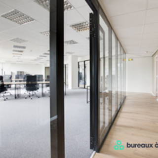 Bureau privé 105 m² 26 postes Location bureau Rue Royale Saint-Cloud 92210 - photo 2